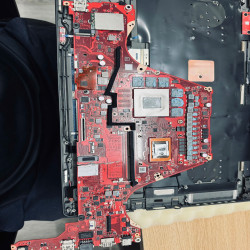 Laptop bị vào nước khắc phục như thế nào ? Xử lý laptop bị vô nước nhanh chóng, hiệu quả, chi tiết